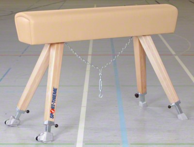 Sprungpferd mit Holzbeinen, 