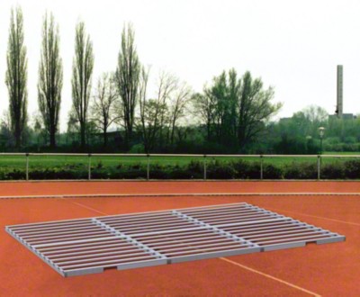 Unverwüstliches aluminium Auflageraster - Für Hoch- und Stabhochsprunganlagen - Rechteckprofile bilden die Unterkonstruktion  - Mit Unterkonstruktion verschweißte Aluminiumbohlen 20x80 mm  - Je nach Größe 2- oder 3-teilig  - Sprungständer gehören nicht zum Lieferumfang...